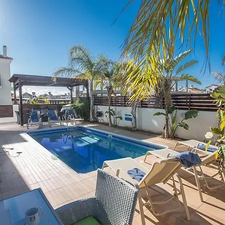 Your Dream Holiday With Private Pool In Protaras Most Exclusive Neighbourhood 1333 فيلة